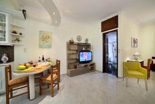 Aristea's Apartment 1st Floor
