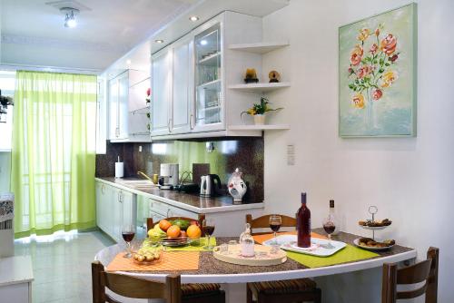 Aristea's Apartment 1st Floor