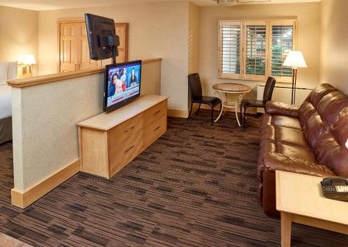 TV/Unterhaltungsangebot in der Unterkunft LivINN Hotel Minneapolis North / Fridley