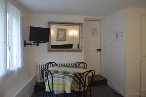 Gallery image of Hotel Victor Hugo in Amiens