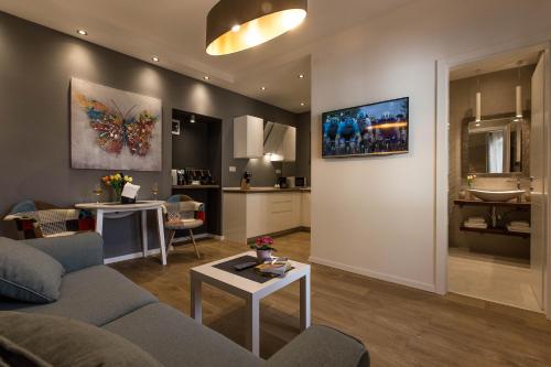 Exclusive city center apartment with garden photo 3