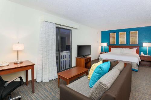 Ένα ή περισσότερα κρεβάτια σε δωμάτιο στο Hawthorn Suites by Wyndham Tinton Falls