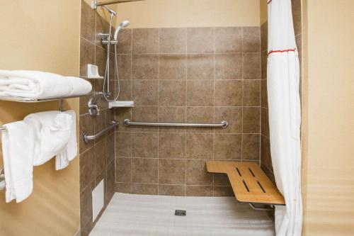 Ванная комната в Hawthorn Suites by Wyndham Corpus Christi