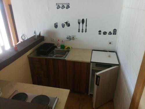Una cocina o zona de cocina en Apartmani Janković
