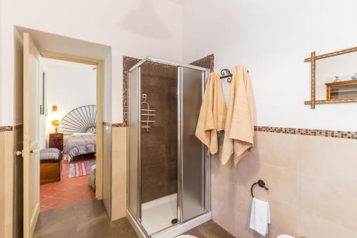 A bathroom at Etna B&B La casa di Pippinitto