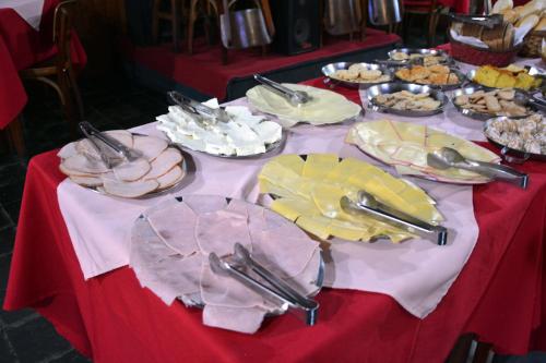 Makanan di atau berdekatan inn ini