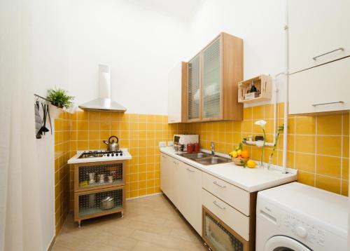 Napoli Centro Suite - Duomo Apartment photo 30