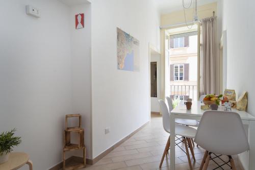Napoli Centro Suite - Duomo Apartment photo 37