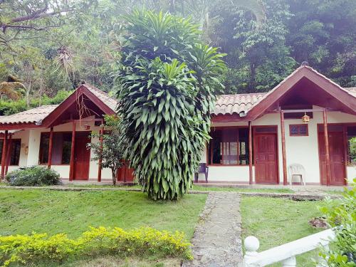 Taman di luar Hotel Campestre La Gaitana