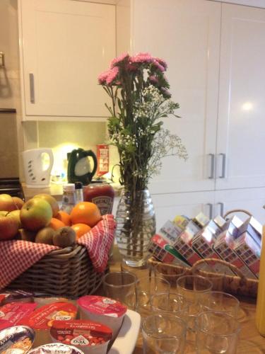 Dapur atau dapur kecil di 2 Crescent Gardens Guest House