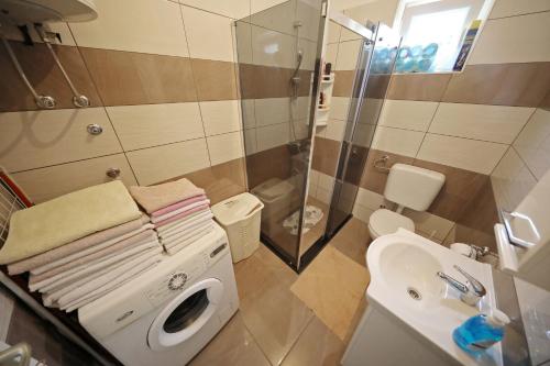 Kúpeľňa v ubytovaní Holiday Home Luka Pridraga