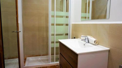 A bathroom at Villa Major 88 - House in Lluchmayor, Mallorca