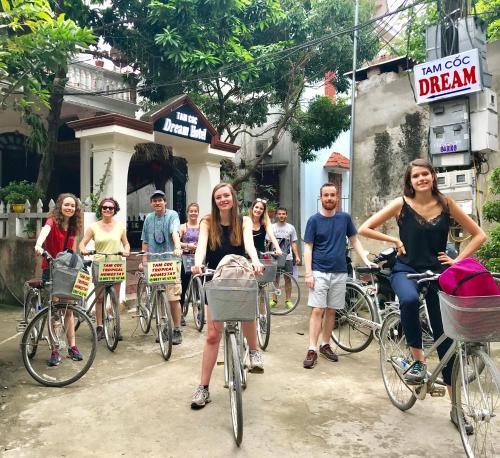 Đạp xe trong hoặc quanh Tam Coc Dream Homestay