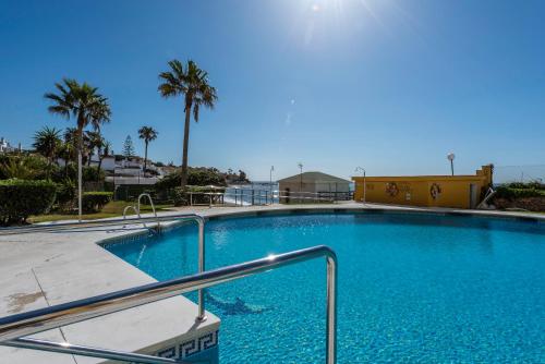 Bazén v ubytování Nest Studio Playa Alhamar nebo v jeho okolí