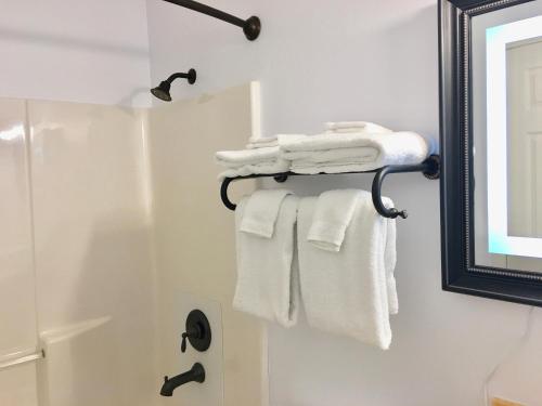 Kylpyhuone majoituspaikassa Lake View Suites