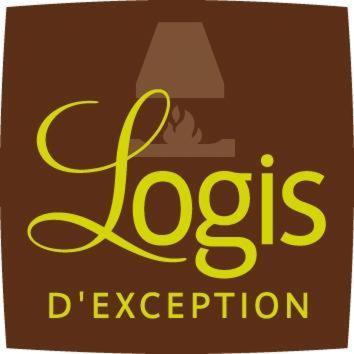 Un certificado, premio, letrero u otro documento en Logis des Lacs d'Halco