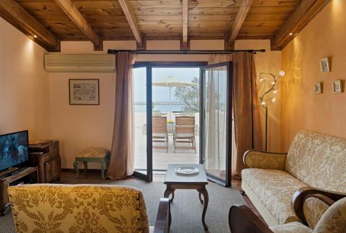 Elois Suites