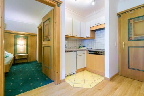 Appartement Viehhauserにあるキッチンまたは簡易キッチン