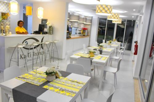 A restaurant or other place to eat at Ouril Hotel Agueda