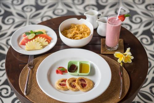 Makanan di atau berdekatan hotel