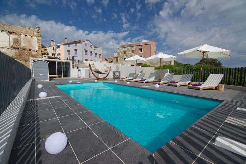 Bazén v ubytování Holiday home Plat CX nebo v jeho okolí