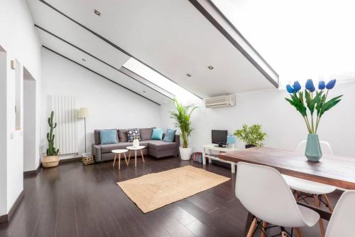 Cool Loft at Madrid heart a real finding at Malasana