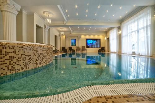 Bazén v ubytování Hotel Solar Palace SPA & Wellness nebo v jeho okolí