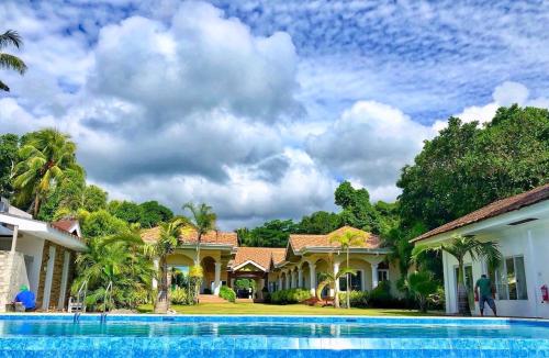 The swimming pool at or close to 71% Diving Resort