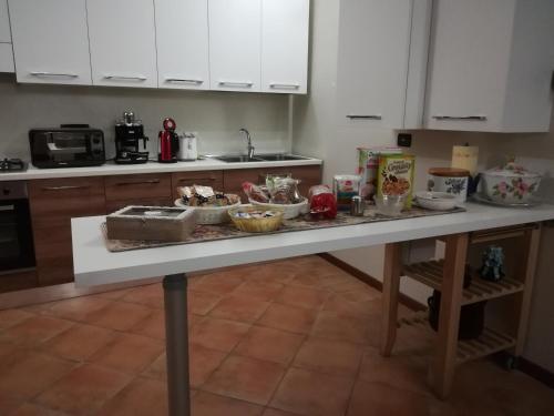 Bed & Breakfast Castello tesisinde mutfak veya mini mutfak