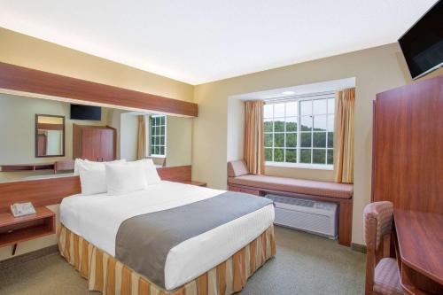 Gallery image of Microtel Inn and Suites Gassaway in Bison