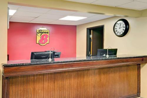 Galería fotográfica de Super 8 by Wyndham Stamford/New York City Area en Stamford