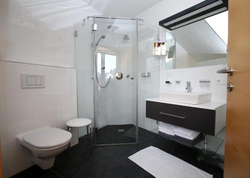 Ванна кімната в **** PanoramA Apartments