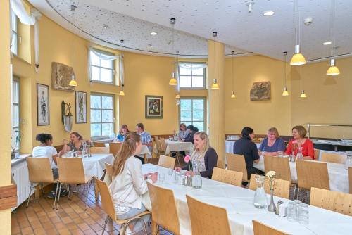 Galería fotográfica de Ev.Familienferien-und Bildungsstätte Ebernburg en Bad Münster am Stein-Ebernburg