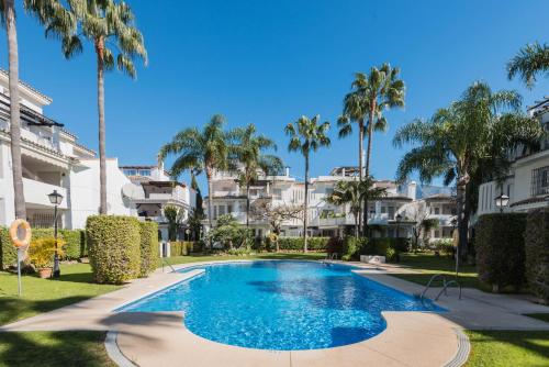 Bello Naranjo, Puerto Banus Los naranjos de Marbella ...
