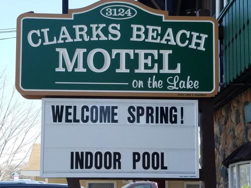 Clark's Beach Motel – Photos 5
