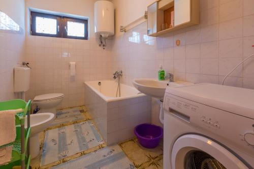 Ένα μπάνιο στο Apartman Ivka