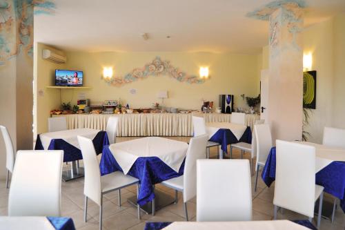 Restauracja lub miejsce do jedzenia w obiekcie Hotel Stella Marina