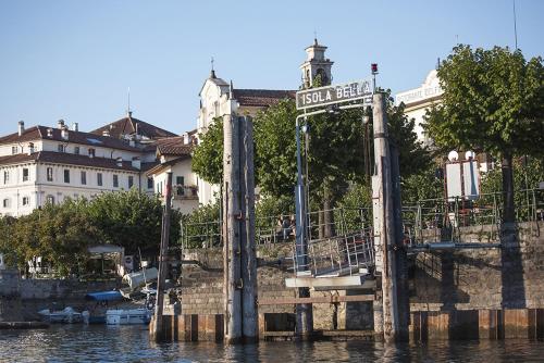 Výhled na řeku, která protéká v blízkosti hotelu