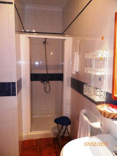a bathroom with a shower and a toilet and a sink at Casa Francisco el de Siempre in El Palmar