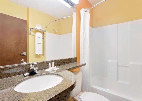 Koupelna v ubytování Microtel Inn & Suites by Wyndham Princeton