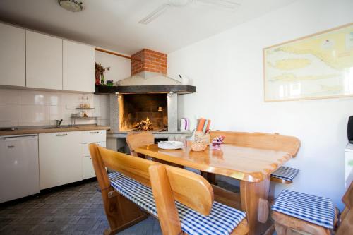 Apartments and Rooms Marino