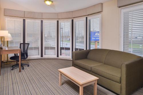 Χώρος καθιστικού στο Good Living Inn