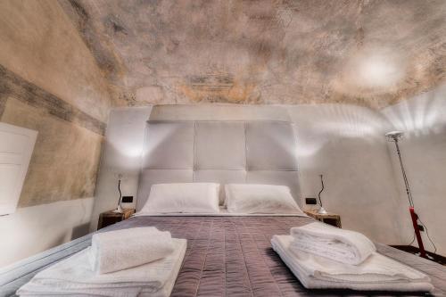 Stone Walls Deluxe