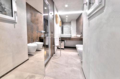 Stone Walls Deluxe