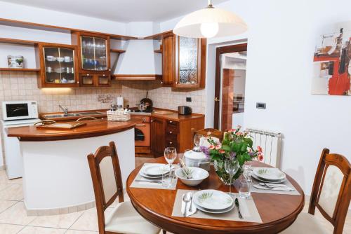 Η κουζίνα ή μικρή κουζίνα στο Apartma Barbara