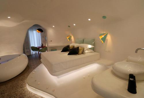 Gallery image of Naxos Cave Suites in Stelida