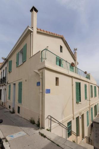 Stud terras Ville Corniche 2 pers stat gratuit rue Modif suivt possib et accord exclusif