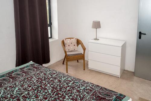 Llit o llits en una habitació de bouchonnerie à Maureillas, near Spain + Mediterranée