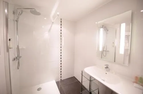 Best Western Premier Le Patio des Artistes Wellness Jacuzzi photo 32