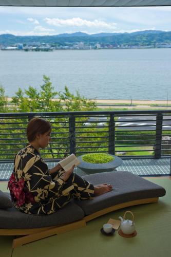 Naniwa Issui – Photos 5
